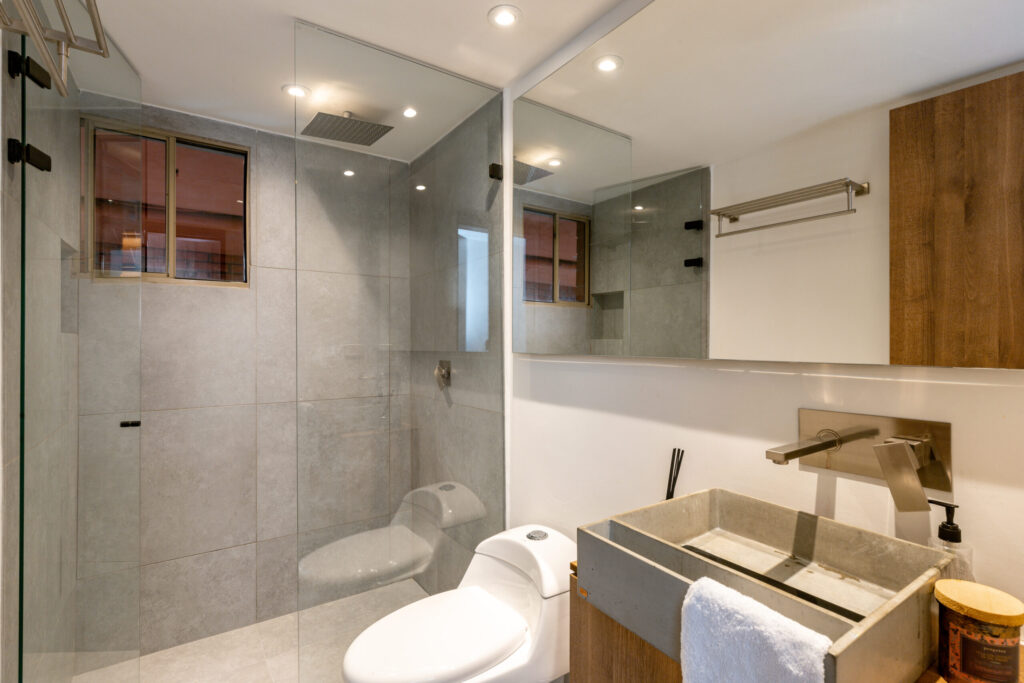 Exquisite 2-Bedroom Apartment in Milla de Oro, Steps Away from Santa Fe and Oviedo Malls!